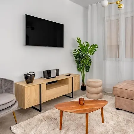 Downtownescape Modern Elegance Apartment