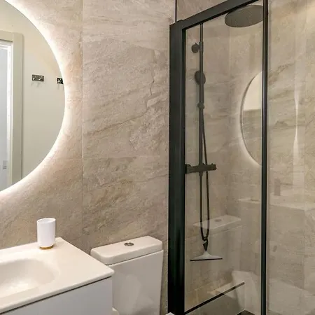 Downtownescape Modern Elegance Apartment